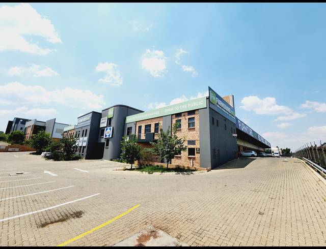 5,040M² WAREHOUSE TO LET IN COSMO BUSINESS PARK